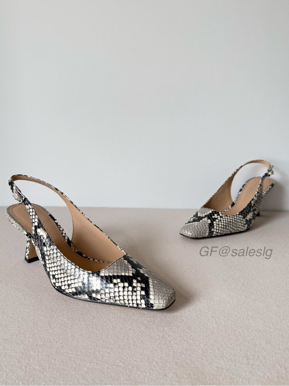 NWT Coach Slingback Heel
With Snake Print